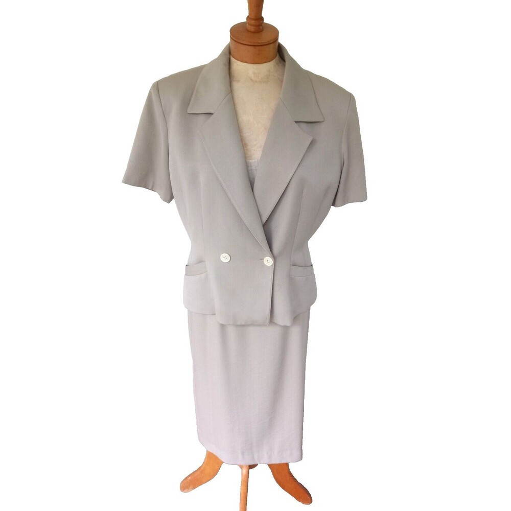 Ports International Vintage Women’s Beige  2 Piece Short Sleeve Suit Size 12